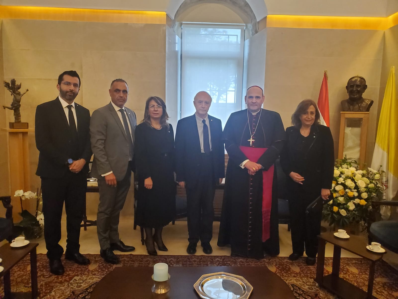 الكتائب اللبنانية قدّمت التعازي بوفاة البابا فرنسيس في السفارة البابوية